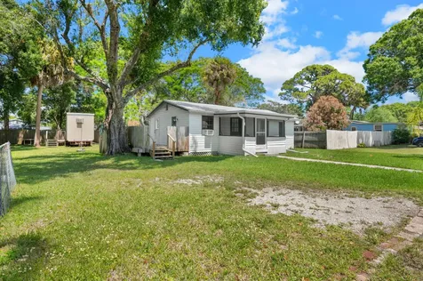 390 Baysinger Avenue Fort Pierce FL 34982
