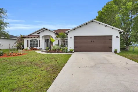 2644 SW Fairgreen Road Port St Lucie FL 34987