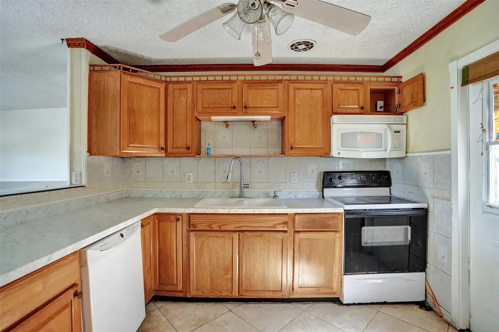 1560 NE 31st Court Pompano Beach FL 33064