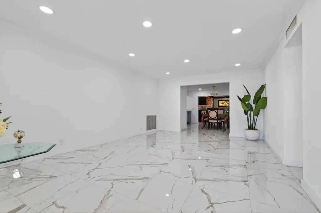 6890 NW 31st Way Fort Lauderdale FL 33309
