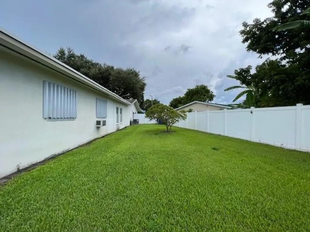 6890 NW 31st Way Fort Lauderdale FL 33309