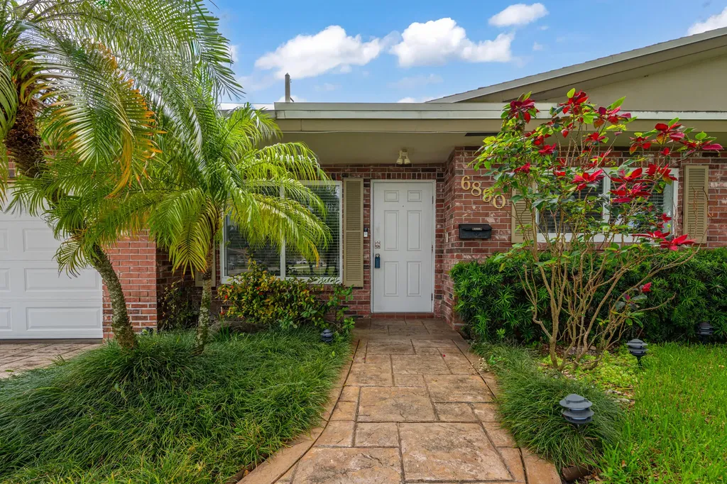 6890 NW 31st Way Fort Lauderdale FL 33309