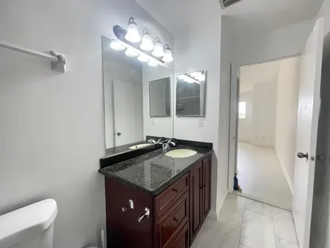 3445 NW 44th Street Oakland Park FL 33309