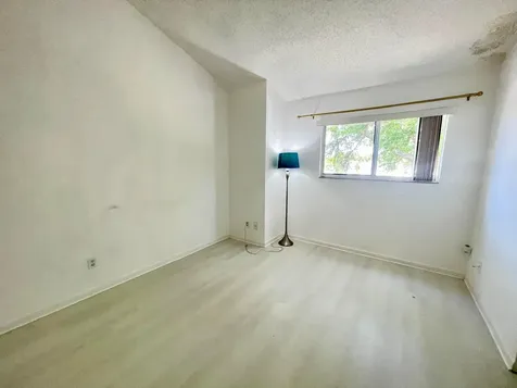 3445 NW 44th Street Oakland Park FL 33309
