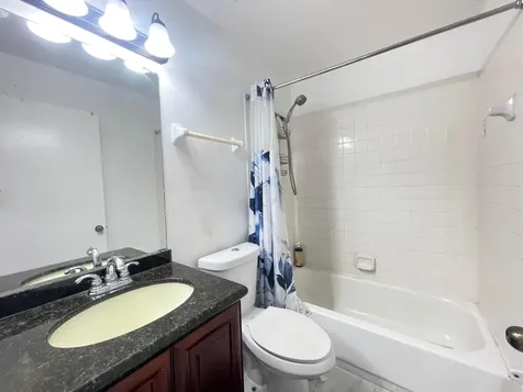 3445 NW 44th Street Oakland Park FL 33309