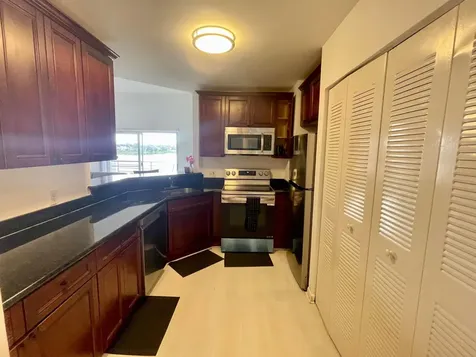 3445 NW 44th Street Oakland Park FL 33309