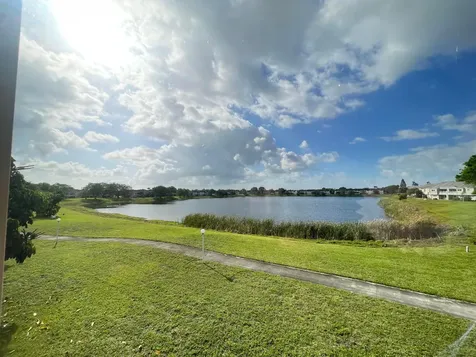 3445 NW 44th Street Oakland Park FL 33309