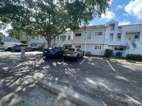 3445 NW 44th Street Oakland Park FL 33309