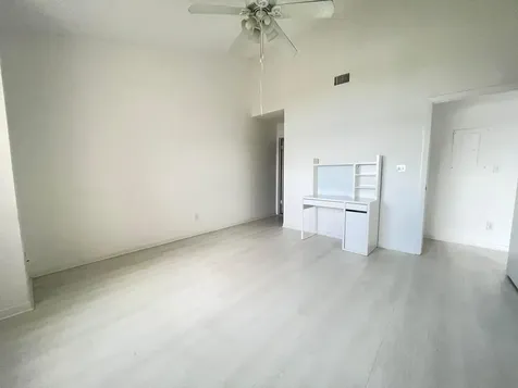 3445 NW 44th Street Oakland Park FL 33309