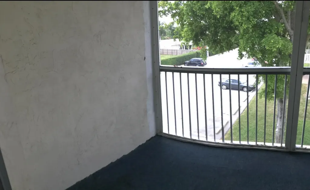 700 Village Green Court Palm Springs FL 33461