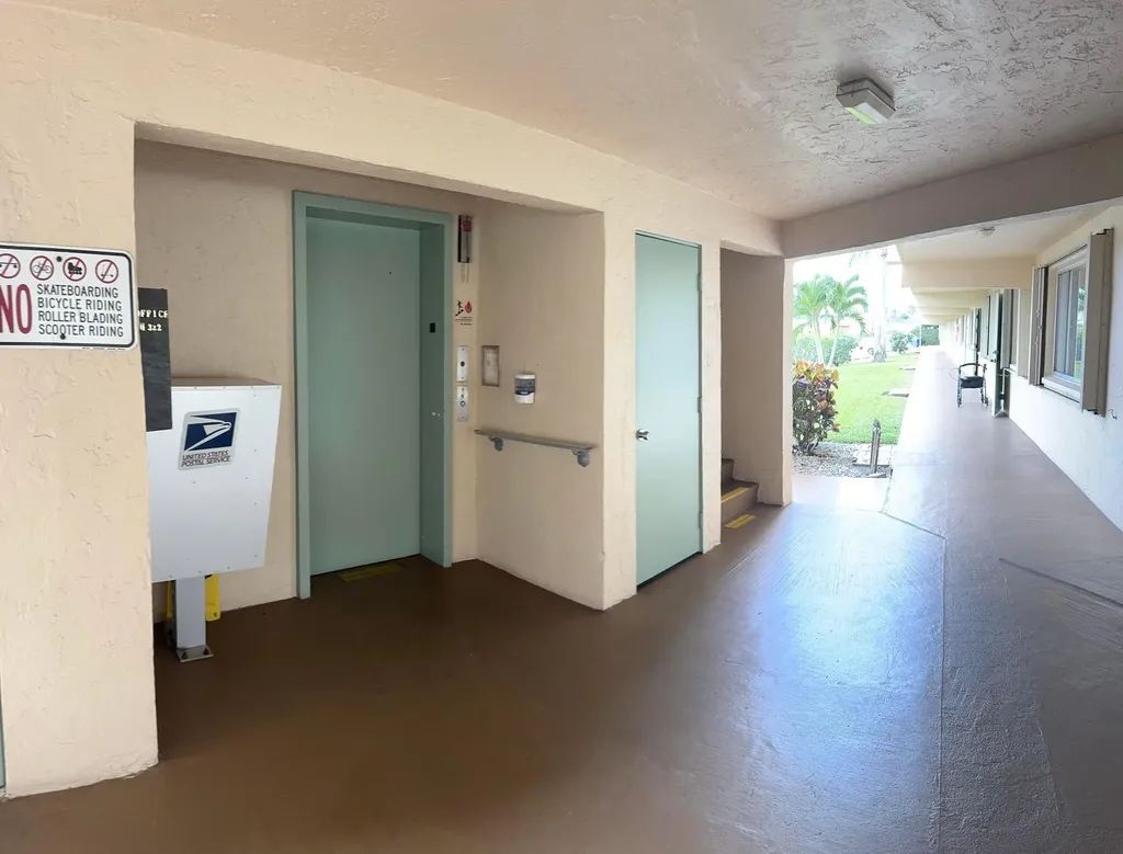 700 Village Green Court Palm Springs FL 33461
