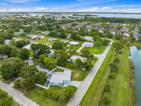 1310 4th Court Vero Beach FL 32960