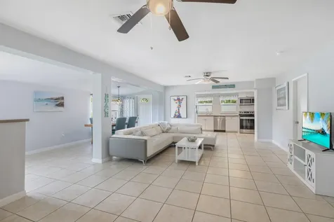 1310 4th Court Vero Beach FL 32960