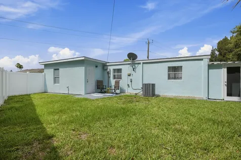 1310 4th Court Vero Beach FL 32960