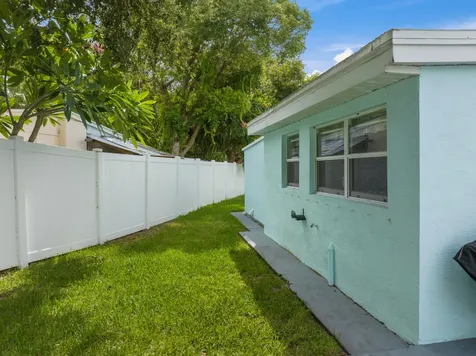 1310 4th Court Vero Beach FL 32960