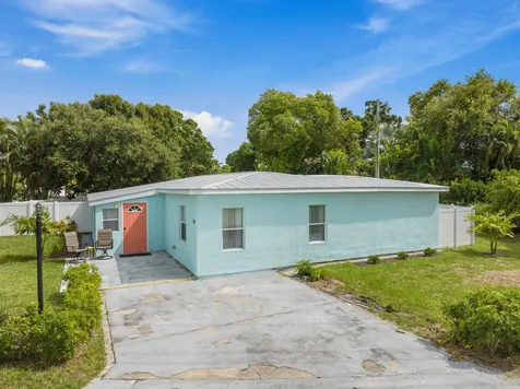 1310 4th Court Vero Beach FL 32960