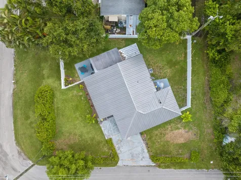 1310 4th Court Vero Beach FL 32960