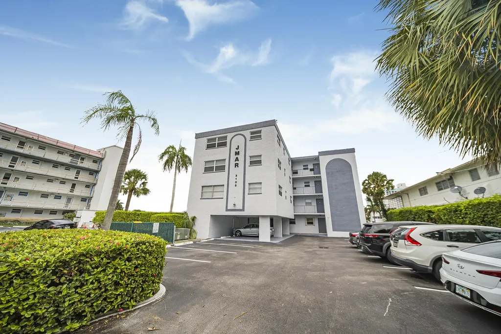 3105 NE 28th Street Fort Lauderdale FL 33308