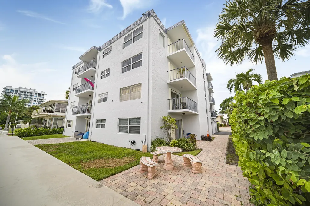 3105 NE 28th Street Fort Lauderdale FL 33308