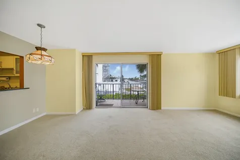 3105 NE 28th Street Fort Lauderdale FL 33308