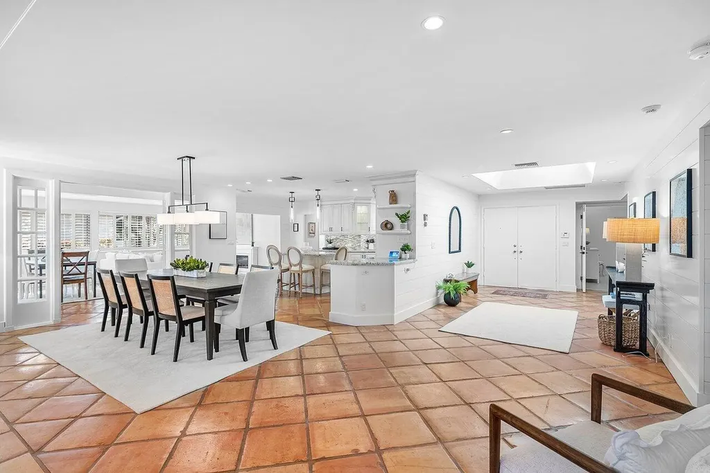 18 Bristol Lane Boynton Beach FL 33436