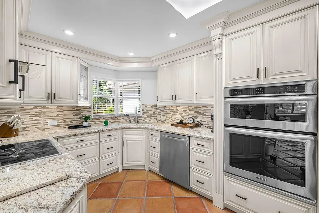 18 Bristol Lane Boynton Beach FL 33436