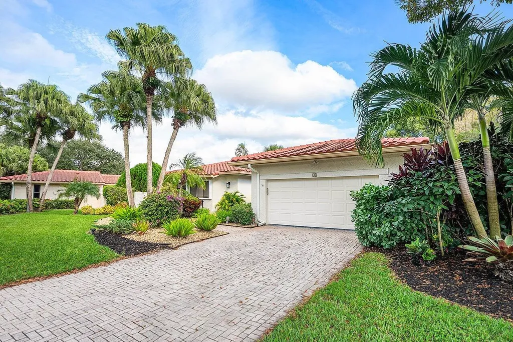 18 Bristol Lane Boynton Beach FL 33436