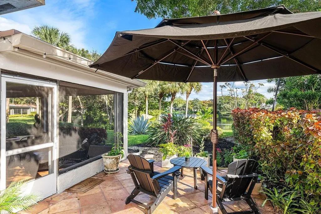 18 Bristol Lane Boynton Beach FL 33436