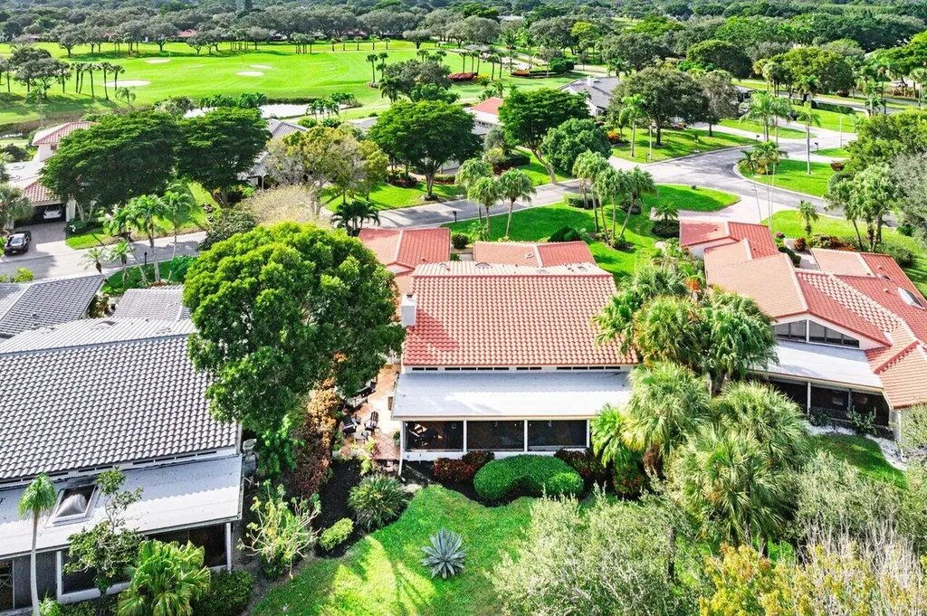 18 Bristol Lane Boynton Beach FL 33436