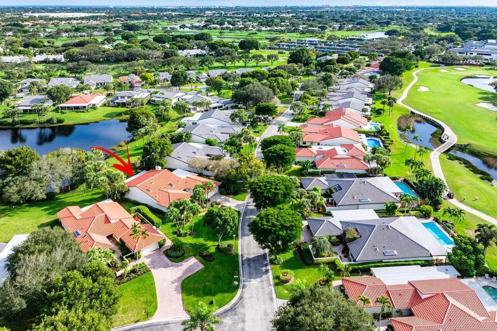 18 Bristol Lane Boynton Beach FL 33436