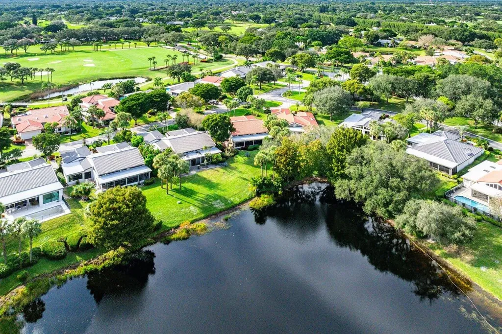 18 Bristol Lane Boynton Beach FL 33436
