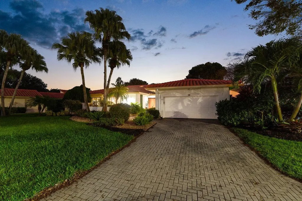 18 Bristol Lane Boynton Beach FL 33436