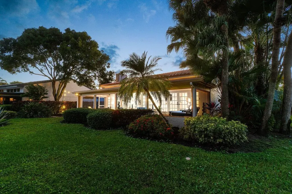 18 Bristol Lane Boynton Beach FL 33436