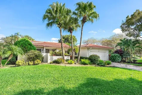 18 Bristol Lane Boynton Beach FL 33436