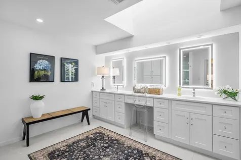 18 Bristol Lane Boynton Beach FL 33436