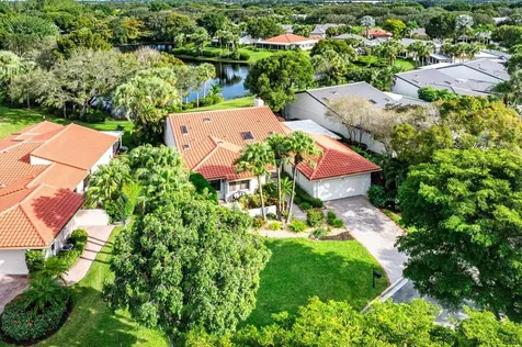 18 Bristol Lane Boynton Beach FL 33436