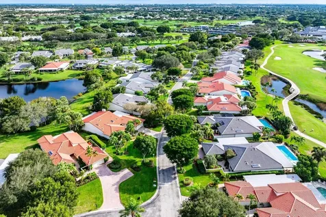18 Bristol Lane Boynton Beach FL 33436