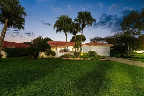 18 Bristol Lane Boynton Beach FL 33436