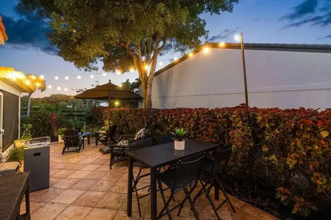18 Bristol Lane Boynton Beach FL 33436
