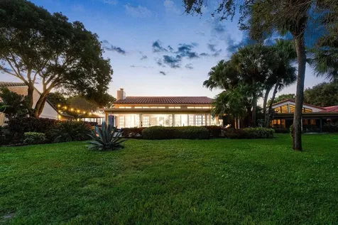 18 Bristol Lane Boynton Beach FL 33436