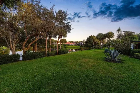 18 Bristol Lane Boynton Beach FL 33436