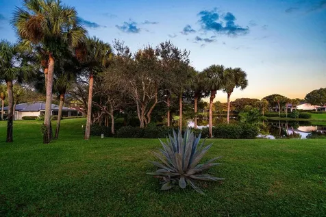18 Bristol Lane Boynton Beach FL 33436