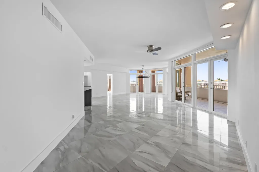 300 SE 5th Avenue Boca Raton FL 33432