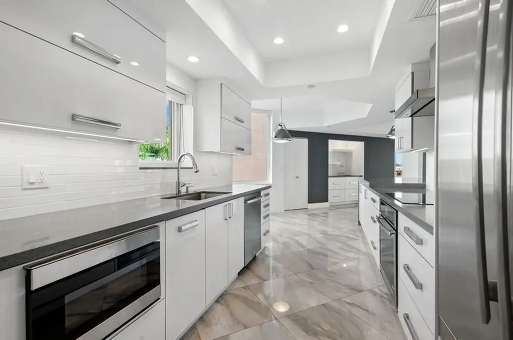 300 SE 5th Avenue Boca Raton FL 33432