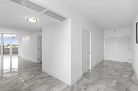 300 SE 5th Avenue Boca Raton FL 33432