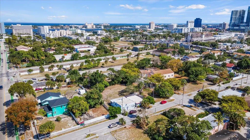 1504 N Sapodilla Avenue N West Palm Beach FL 33401