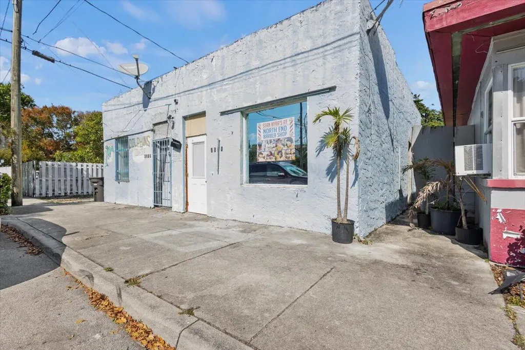 1504 N Sapodilla Avenue N West Palm Beach FL 33401