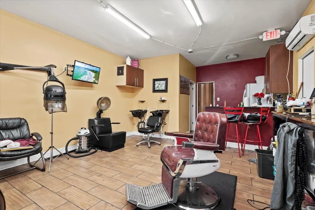 1504 N Sapodilla Avenue N West Palm Beach FL 33401
