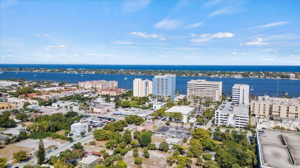 1504 N Sapodilla Avenue N West Palm Beach FL 33401