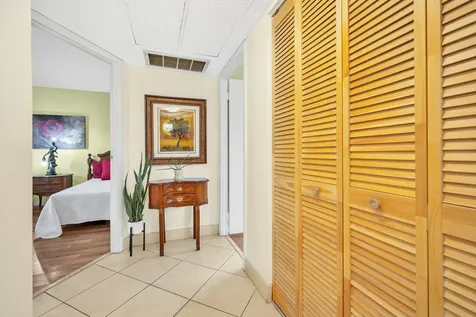 4805 NW 35th Street Lauderdale Lakes FL 33319